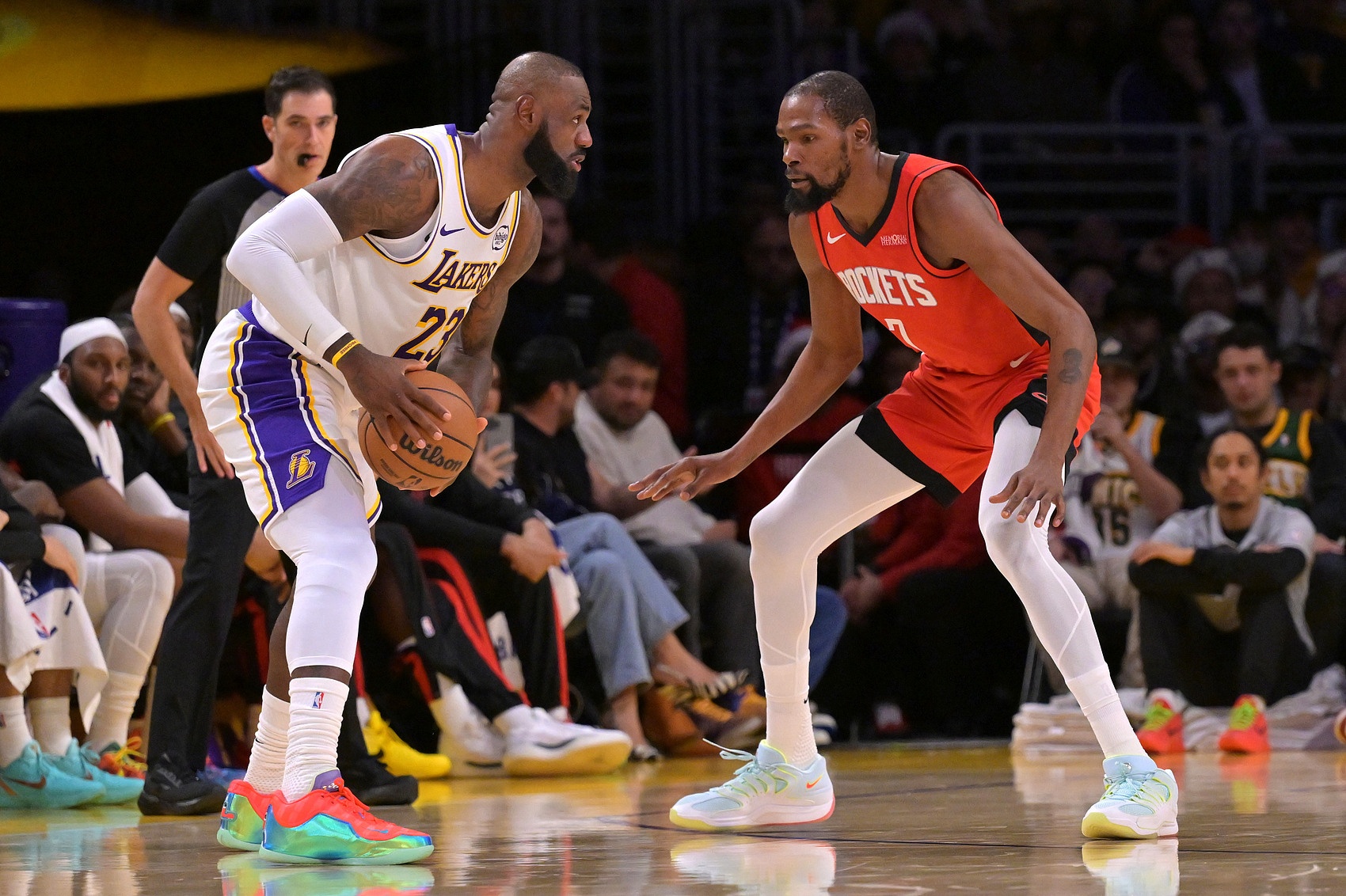 博鱼体育app下载-关键卡位战！ESPN明日胜率预测：火箭55.5%稍占上风 湖人为44.5%